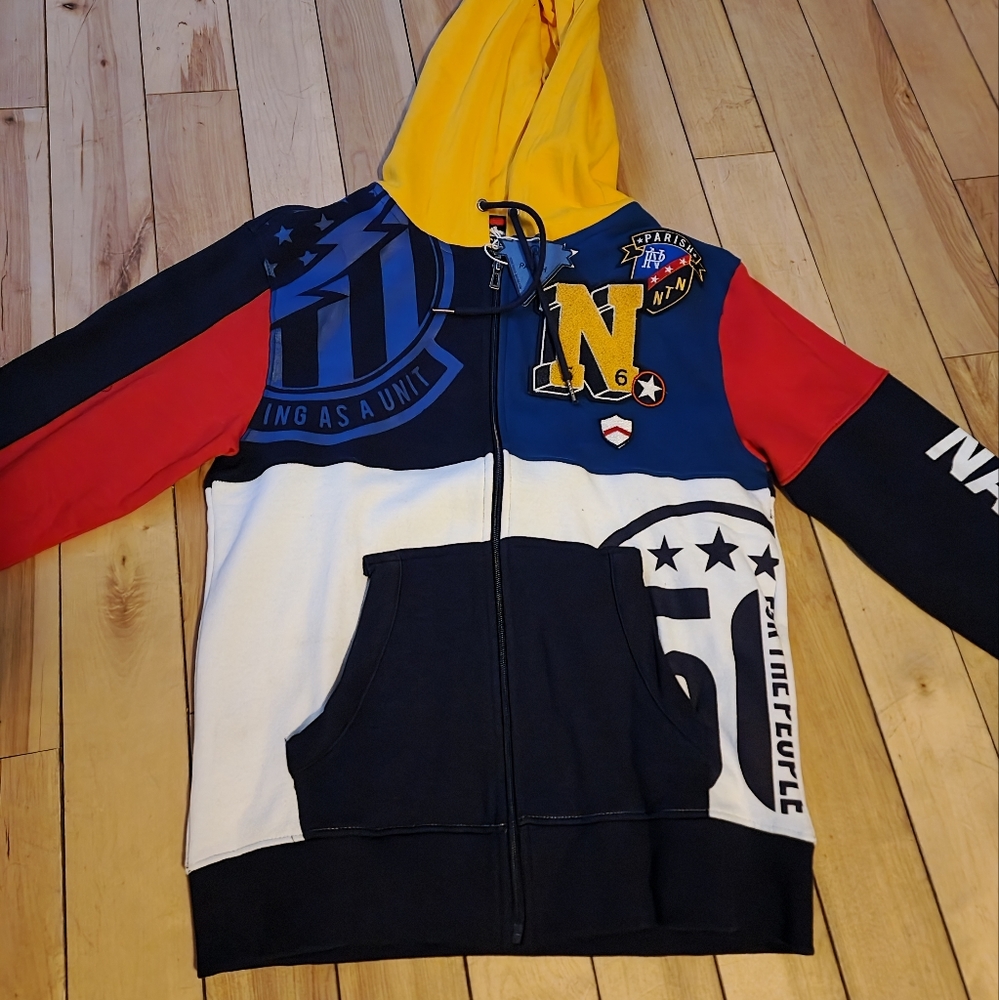 Men's small zip up Hoodia